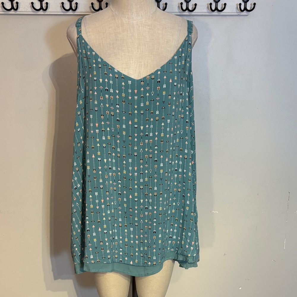 Torrid Teal Arrow Print Camisole nwt